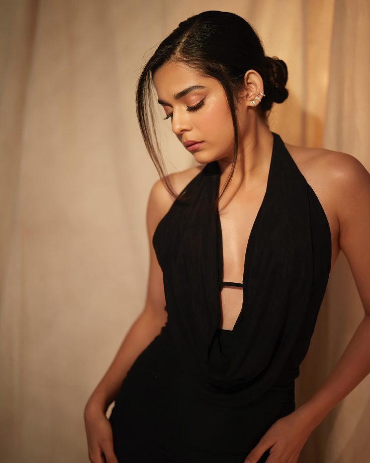 Mithila Palkar & Shriya Saran picture ‘magic woman’ in black backless dresses [Photos] 858721