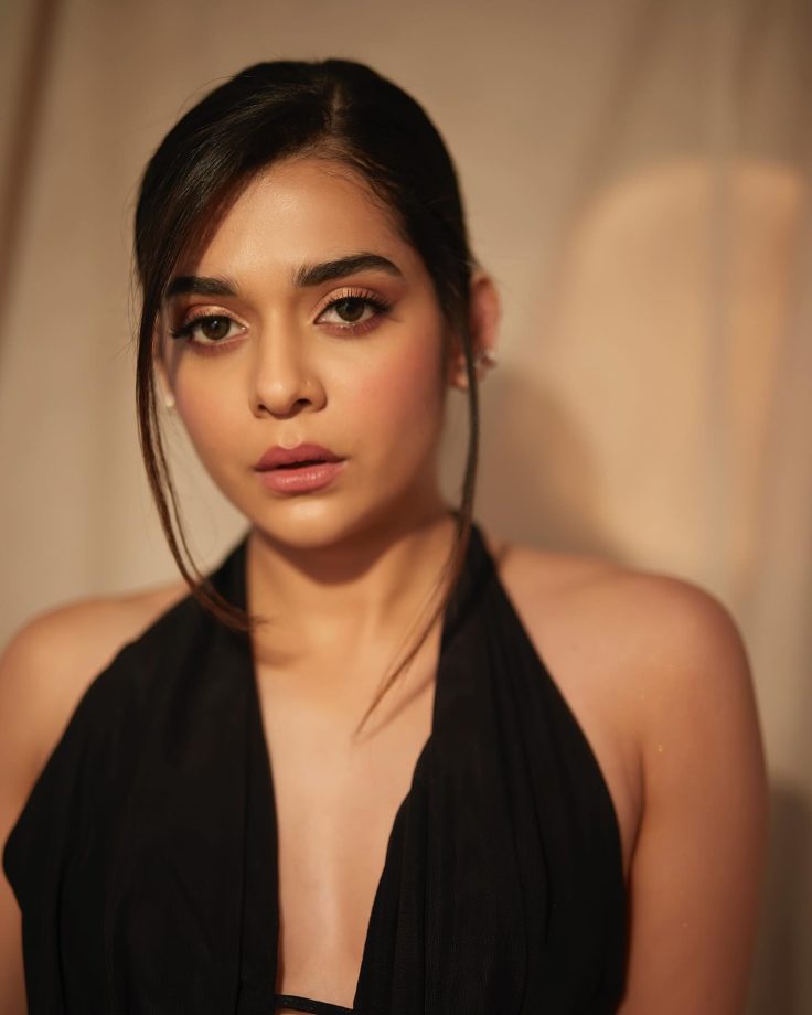 Mithila Palkar & Shriya Saran picture ‘magic woman’ in black backless dresses [Photos] 858724