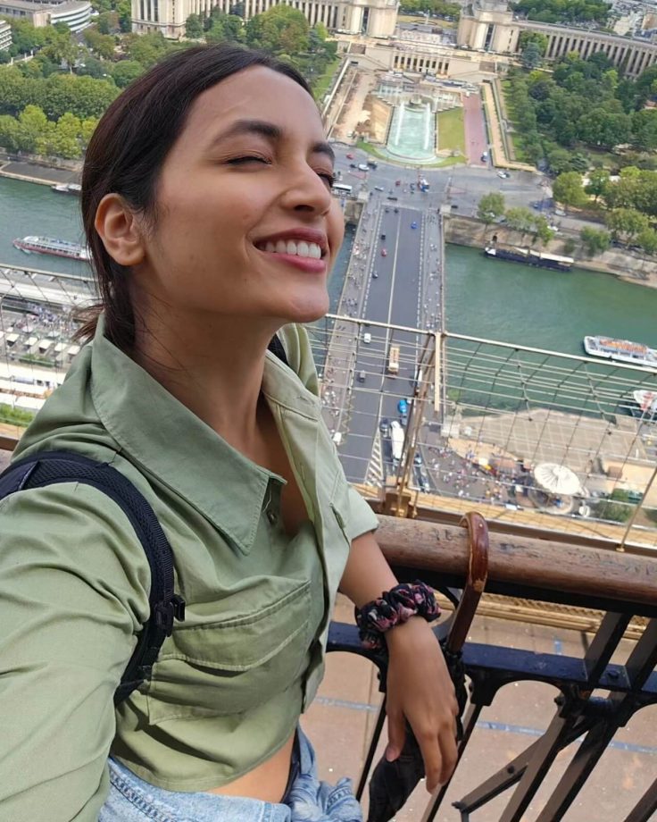 Navya Nanda And Srinidhi Shetty Are Paris Beauties, Take Sneak Peek Into Their Fun Time 857383