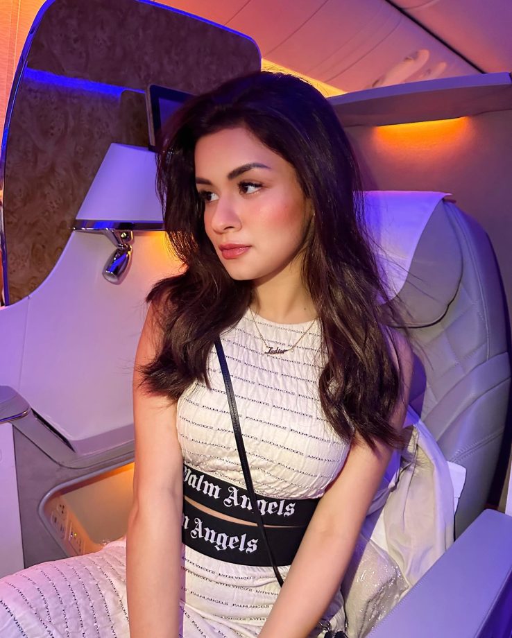 [Photos] Avneet Kaur kick starts her birthday trip, takes luxe Emirates first class 857680