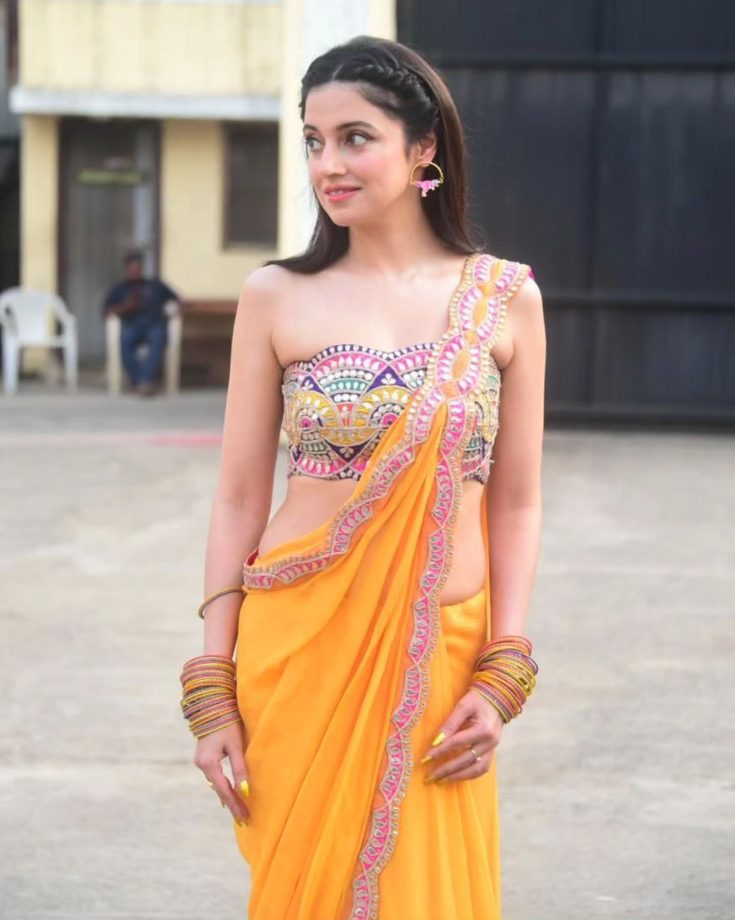 [Photos] Divya Khosla Kumar Makes Heads Turn In Yellow Saree With Sensuous Blouse Design 860432