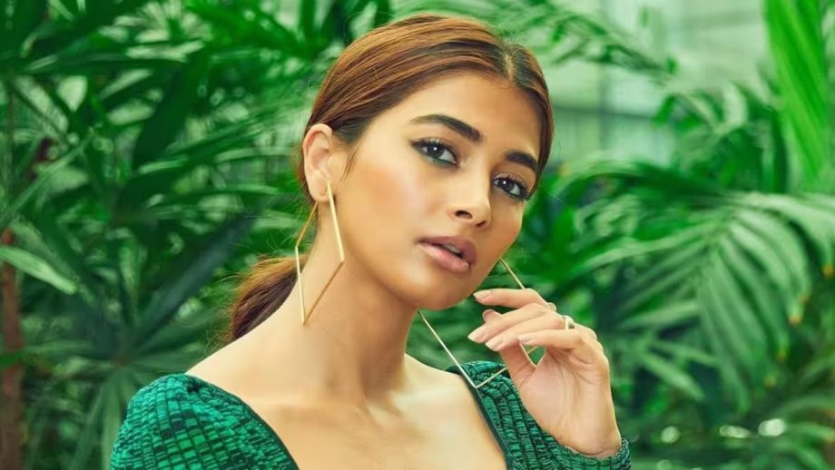 Pooja Hegde Is Bruised; Shows Her 'Battle Scars' 858182