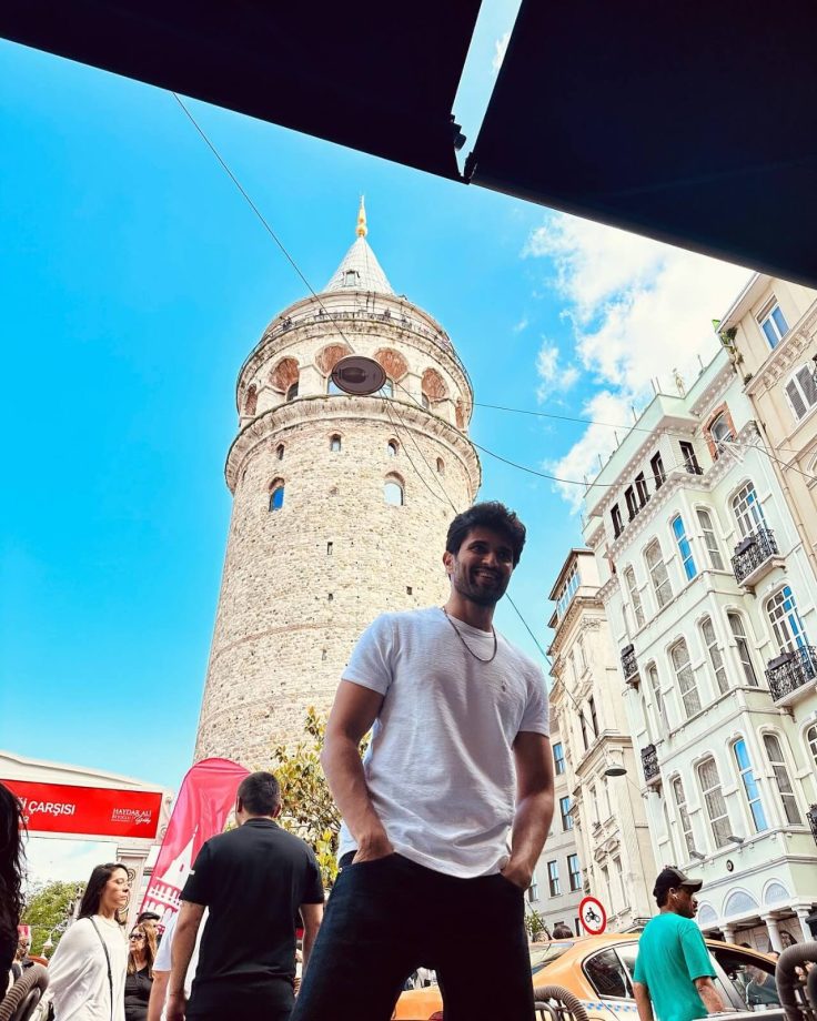 Rashmika Mandanna & Vijay Deverakonda get on fans' radar once again after their pictures from Turkey go viral 859571