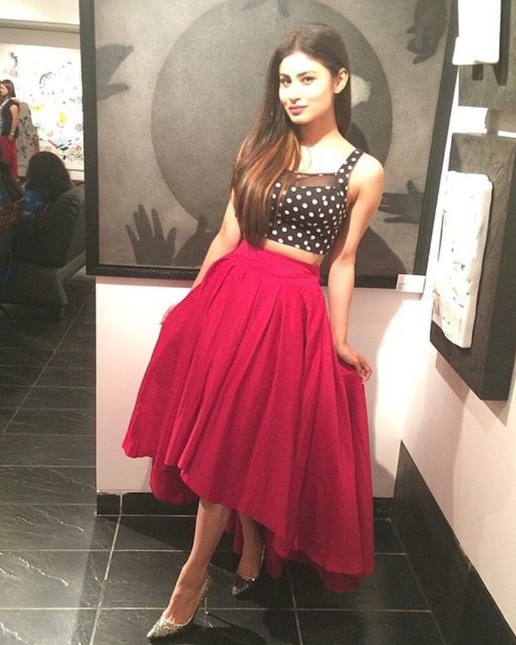 Rubina Dilaik, Mouni Roy & Shivangi Joshi: Celeb-approved crop top and skirts for girls night out 860615