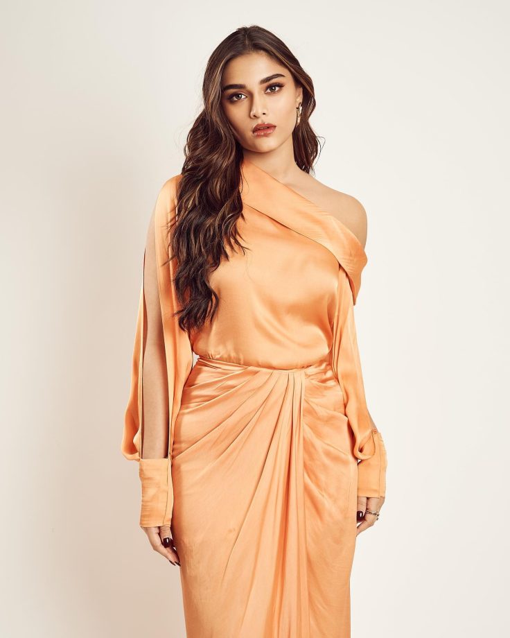 Saiee Manjrekar And Ahsaas Channa Are Slayer In Satin Dress, Take A Look 865927