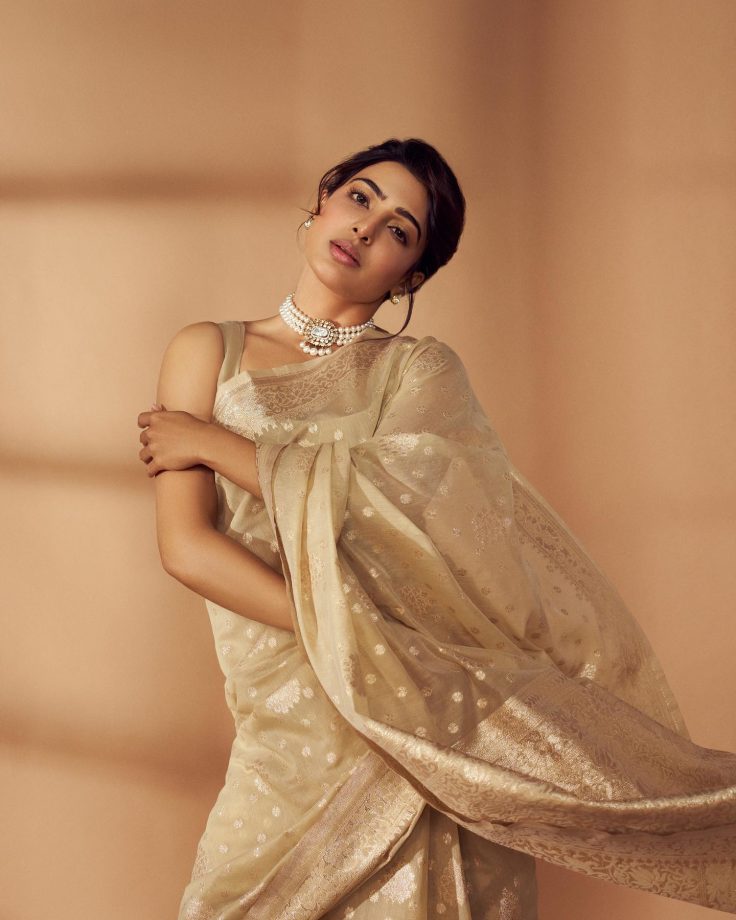 Samantha Ruth Prabhu paints regal odyssey in ivory saree with zari embroidery work [Photos] 864438