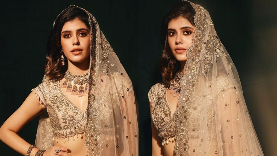 Sanjana Sanghi is living work of art in ivory silk embroidered lehenga design [Photos] 862362