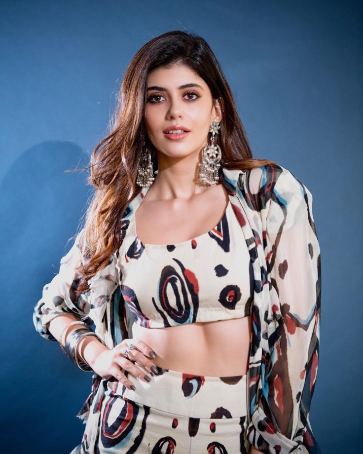 Sanjana Sanghi keeps the ‘funk’ intact in Rs. 55000 abstract print co ord set [Photos] 862696