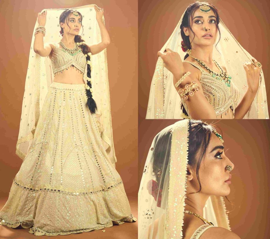 Show Stealer Designer Lehenga Inspiration From Hina Khan, Surbhi Chandna, And Surbhi Jyoti 861202