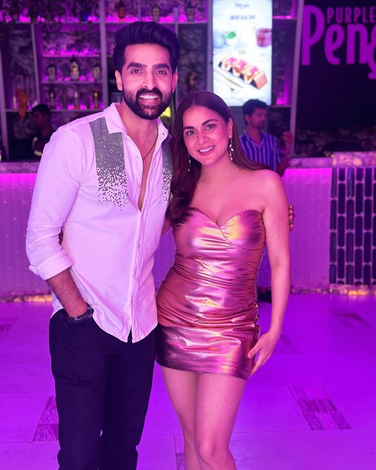 Shraddha Arya dazzles in an off-shoulder metallic one-piece outfit at Adhvik Mahajan's birthday bash 863302