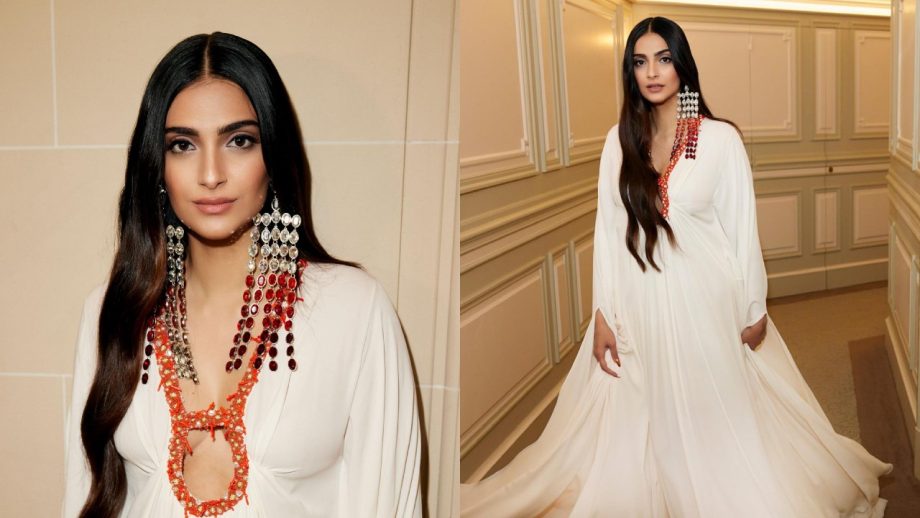 Sonam Kapoor Shows Her Divine-ness In White Plunge-neck Gown At BOF2023, See Photos 857363