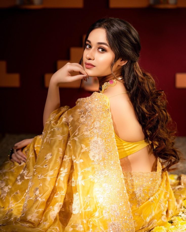 Steal Party Wear Sarees From Avneet Kaur, Aditi Bhatia, And Jannat Zubair 858629