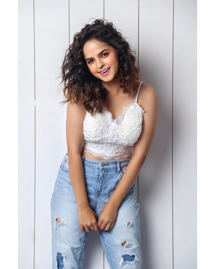 Style Your Jeans With Funky Tops Like Niti Taylor, Palak Sindhwani & Pranali Rathod 861216