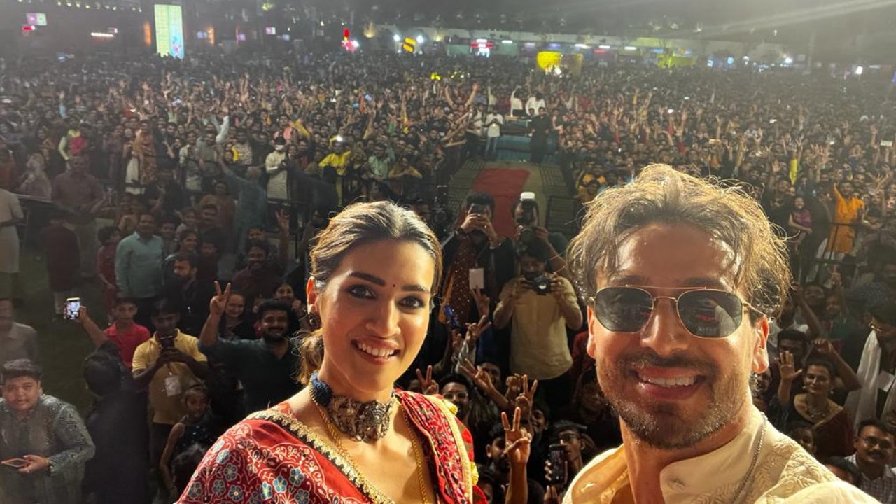 Tiger Shroff and Kriti Sanon take over Ahmedabad and celebrate Navratri in full Ganapath style 862651