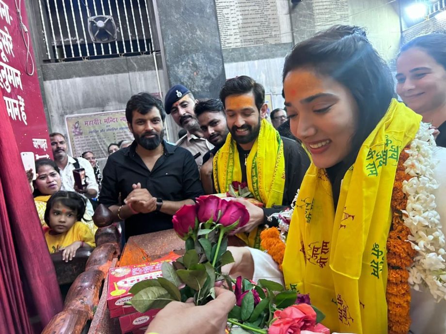 Vikrant Massey and Medha Shankar visited the Pracheen Hanuman Temple in Patna ahead of the grand release of their film 12th Fail next week, October 27th 862933