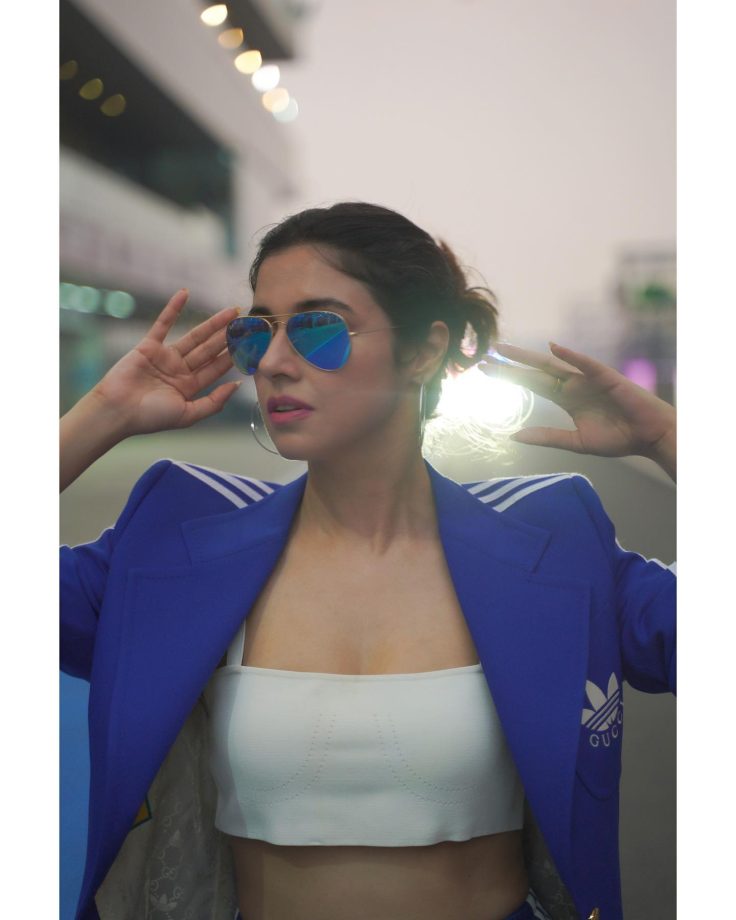 Yaariyan 2 Promotions: Divya Khosla Kumar ups boss quotient in blue blazer suit [Photos] 858401