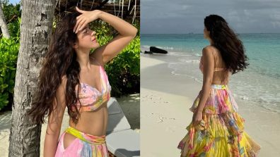 Floral Muse! Shanaya Kapoor sways in flirty flair on beach