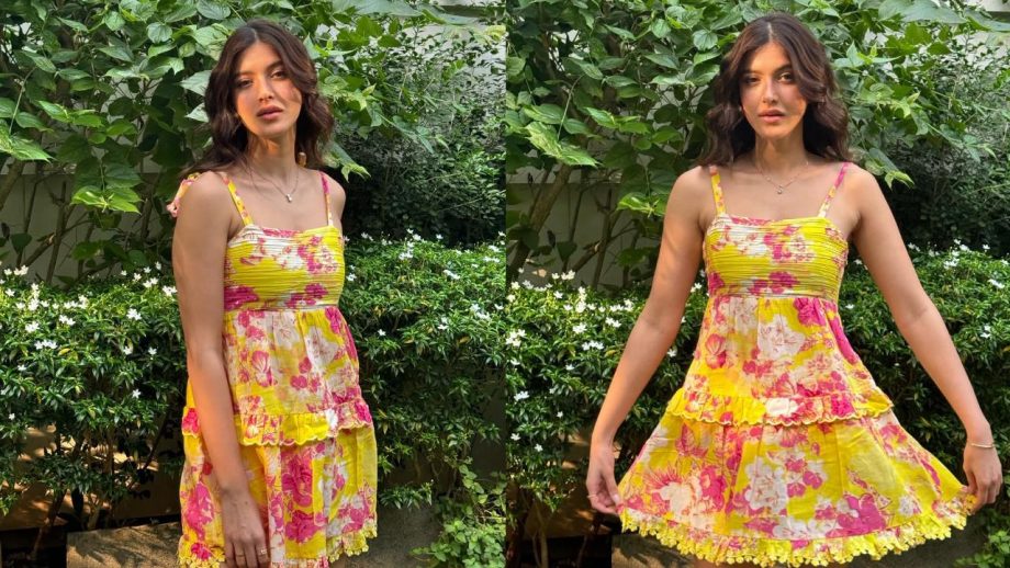 Breezy Bomb! Shanaya Kapoor goes all hot in floral yellow midi dress 869611