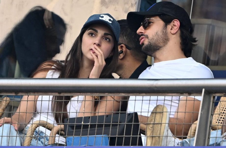 India vs New Zealand World Cup Semi-Final: Ranbir Kapoor, John Abraham, Sidharth Malhotra, Kiara Advani spotted enjoying the match 868921