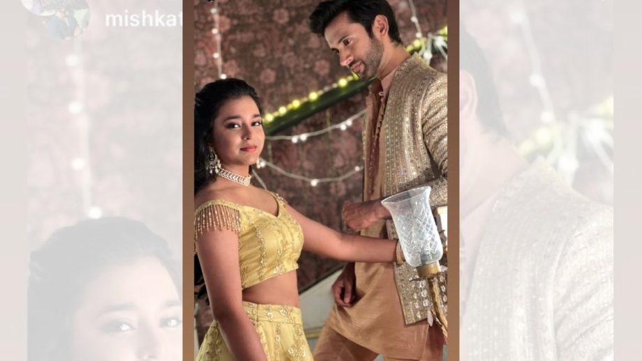 Kavya Star Sumbul Touqeer And Mishkat Varma Serve 'Couple Goals' In Traditional Ensemble 870204