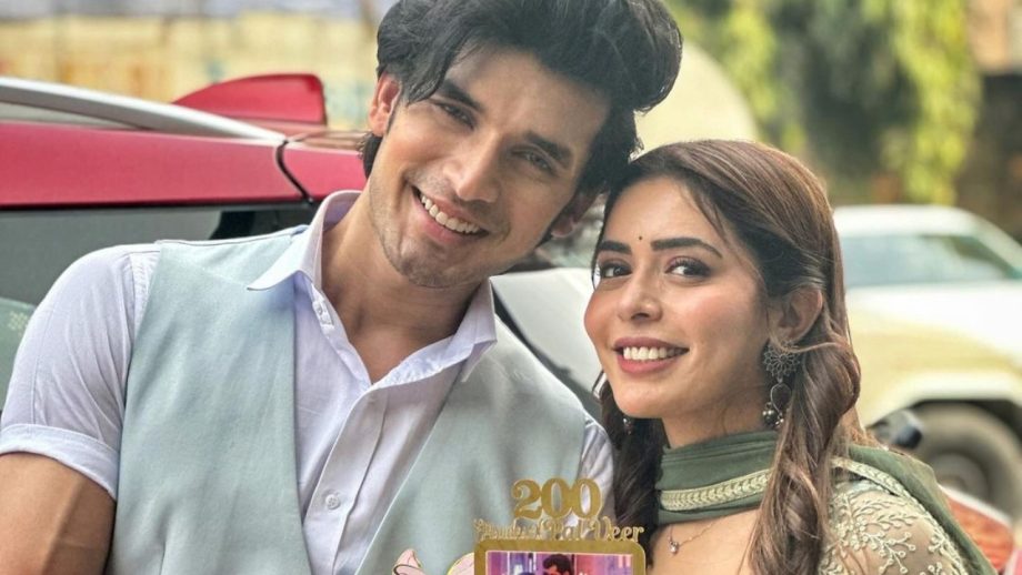 Kundali Bhagya Actor Paras Kalnawat Celebrates 200 Episodes Of 'Palveer' With Sana Sayyad 869882