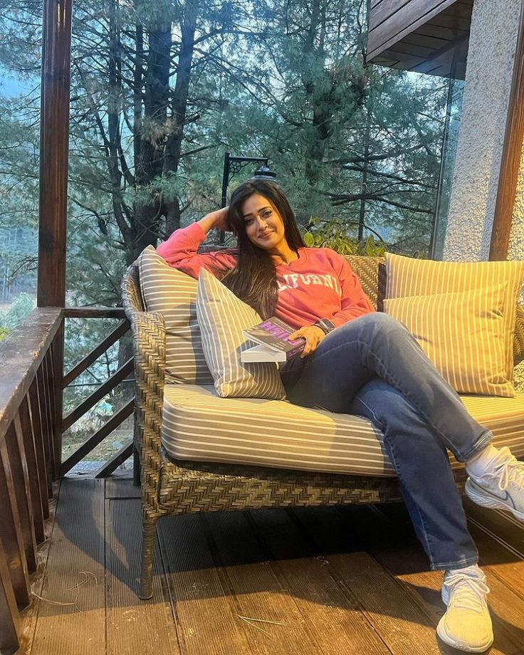 'Like Mother Like Daughter,' Shweta Tiwari Poses With Palak Tiwari, Vacay Goals 870644