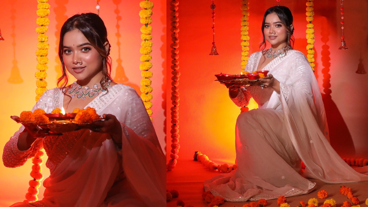 Manisha Rani Lights Up Diwali Vibe In White Saree With Rose Bun 868148