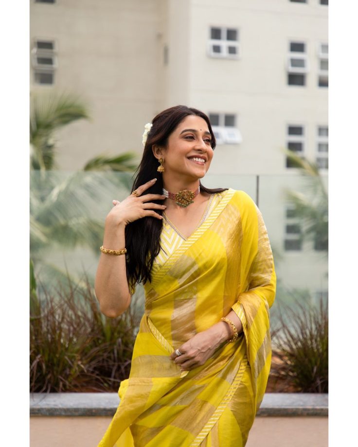 Reginaa Cassandra keeps it minimal in organza silk stripe zari saree [Photos] 867201