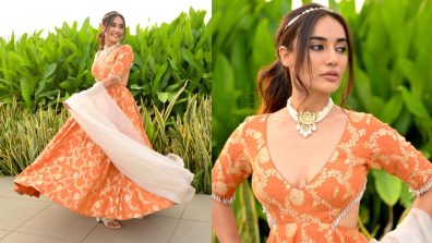 Surbhi Jyoti Turns Modern-day Princess In Backless Anarkali With Motif Accessories