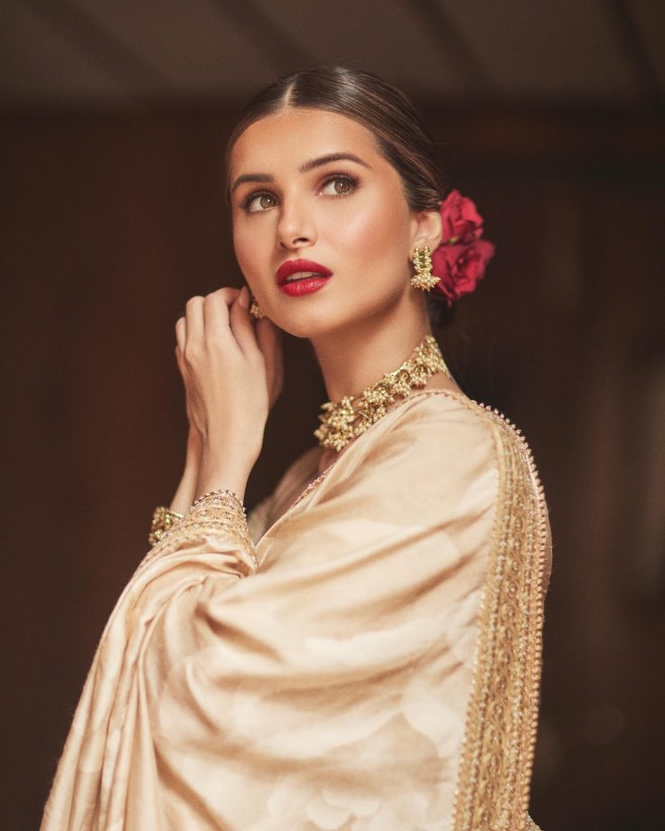 Tara Sutaria Spells Classic Magic In Golden Saree, Necklace & Rose Bun 866465