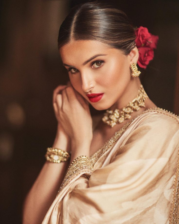 Tara Sutaria Spells Classic Magic In Golden Saree, Necklace & Rose Bun 866466