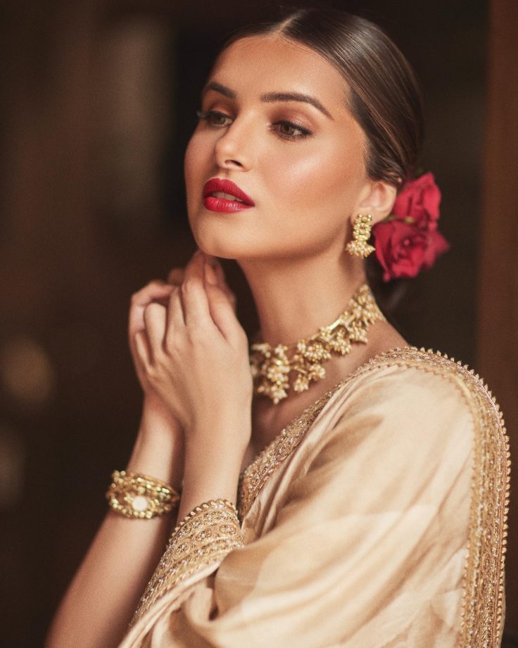 Tara Sutaria Spells Classic Magic In Golden Saree, Necklace & Rose Bun 866464