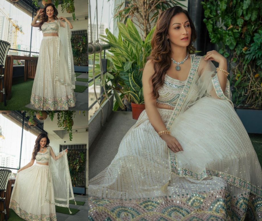 Be A Dreamy Bridesmaid Like Sunayana Fozdar's White Sequin Lehenga 874258