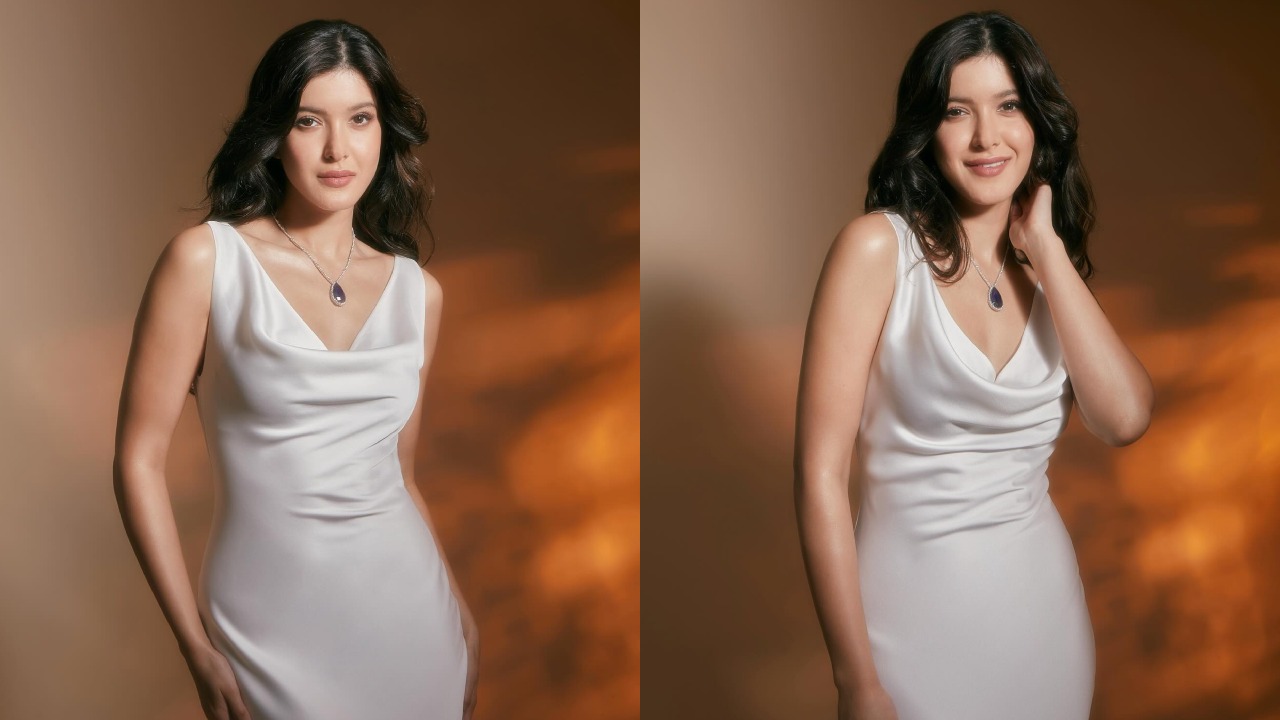 Divine! Shanaya Kapoor turns dreamy in pristine white gown 872560