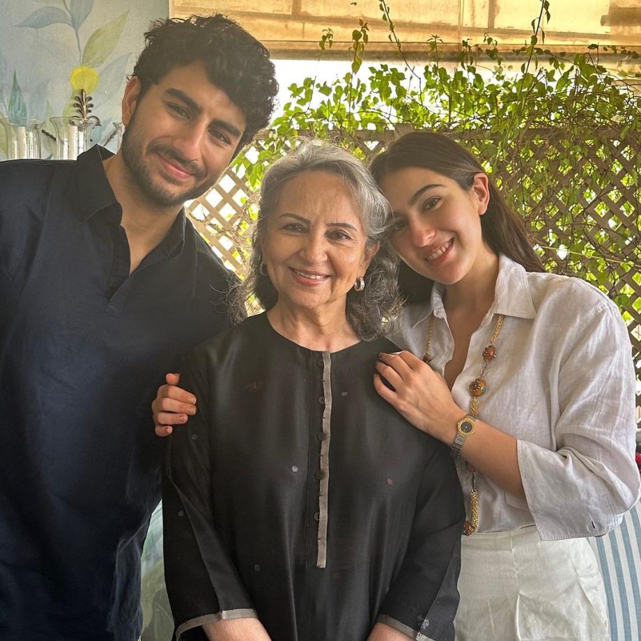 In photos: Sharmila Tagore celebrates birthday with Saif-Kareena, Sara and family 872791