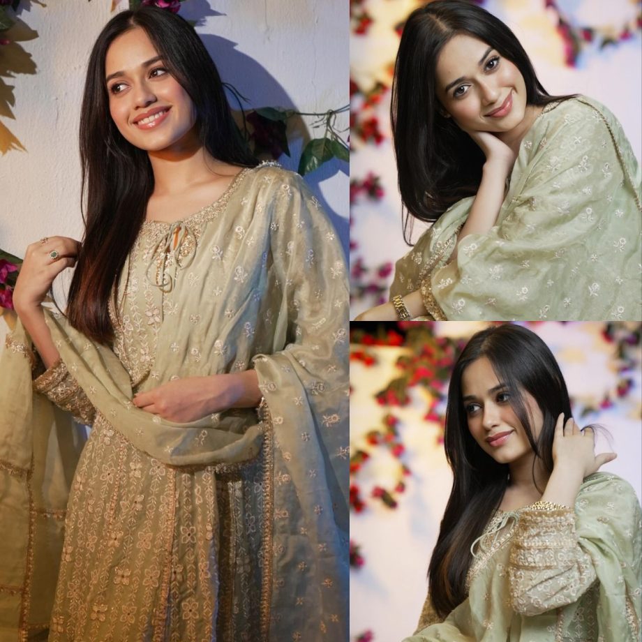 Jannat Zubair keeps it minimal in mint green embellished salwar suit 874104