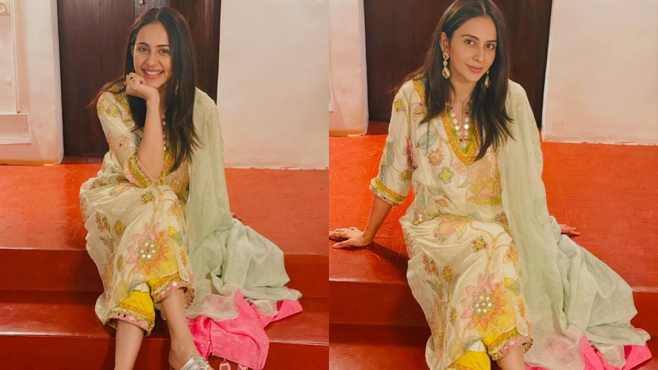 Rakul Preet Singh keeps it minimal in chiffon embroidered salwar suit [Photos] 874705