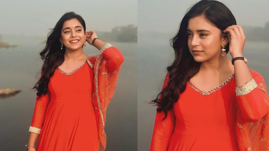 Sumbul Touqeer twirls in sunset orange salwar suit, see photos 876165