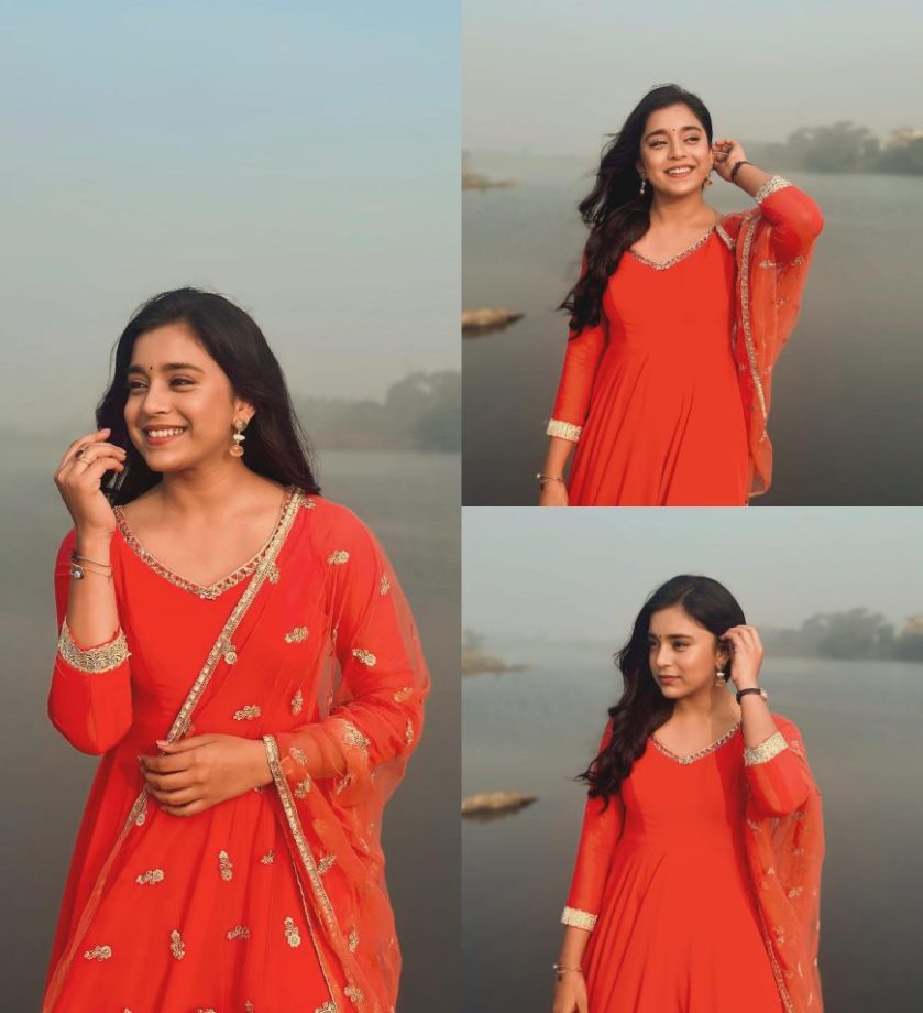 Sumbul Touqeer twirls in sunset orange salwar suit, see photos 876164