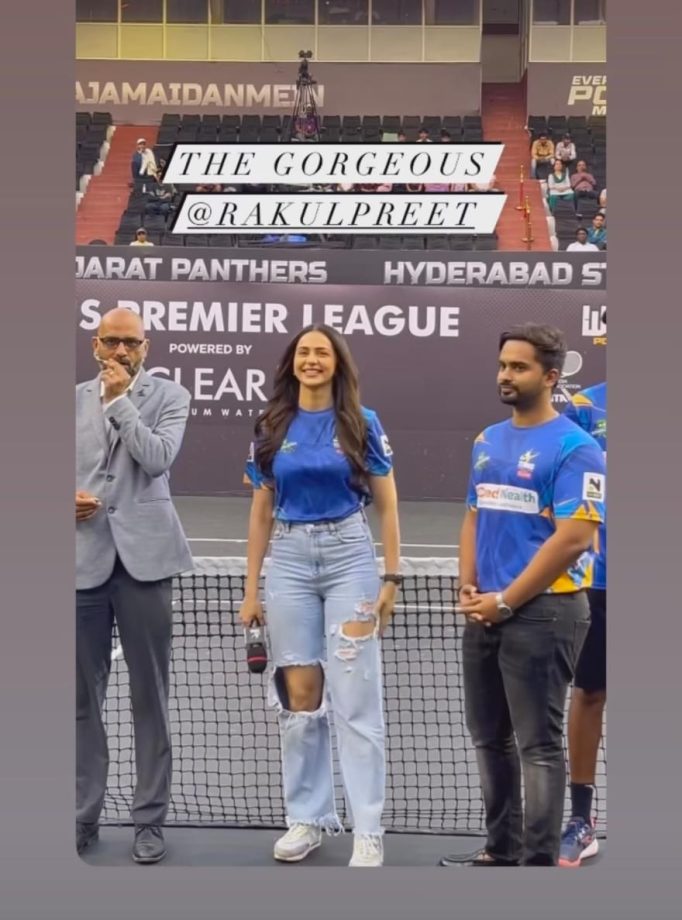 Tennis Premier League 2023: Rakul Preet Singh caught in candid moment with her team ahead of match [Photos] 873845