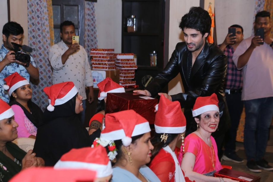 Zee TV hosts Christmas bash on the sets of ‘Kaise Mujhe Tum Mil Gaye’ and ‘Kumkum Bhagya’ 875526